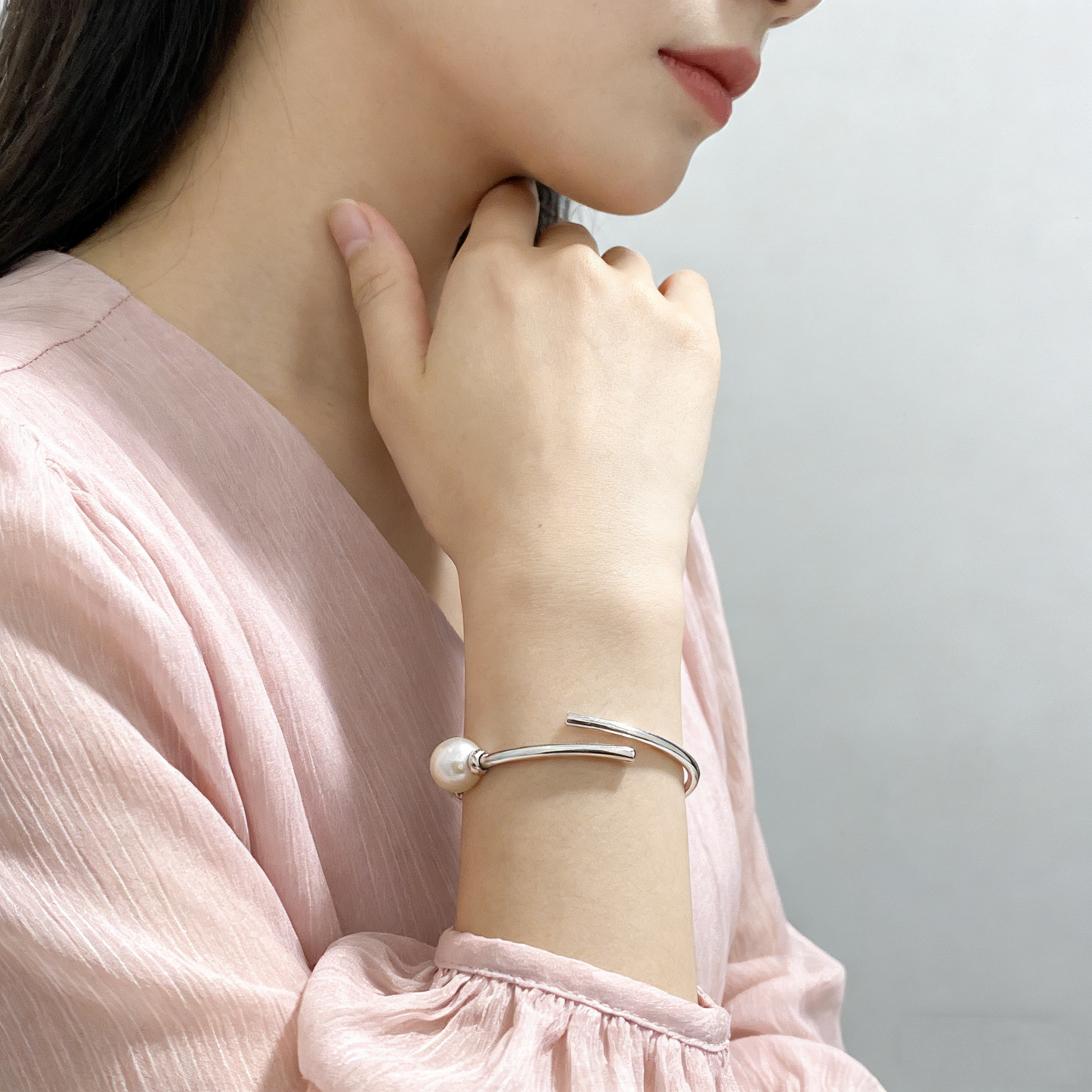 Double-Layer Open Single Pearl Minimalist Bangle